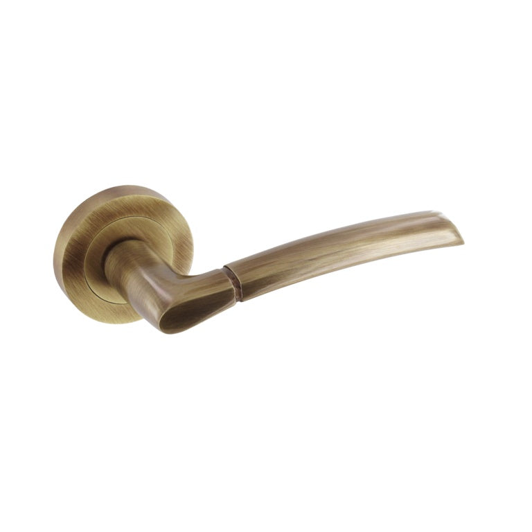 Solar Lever On Rose