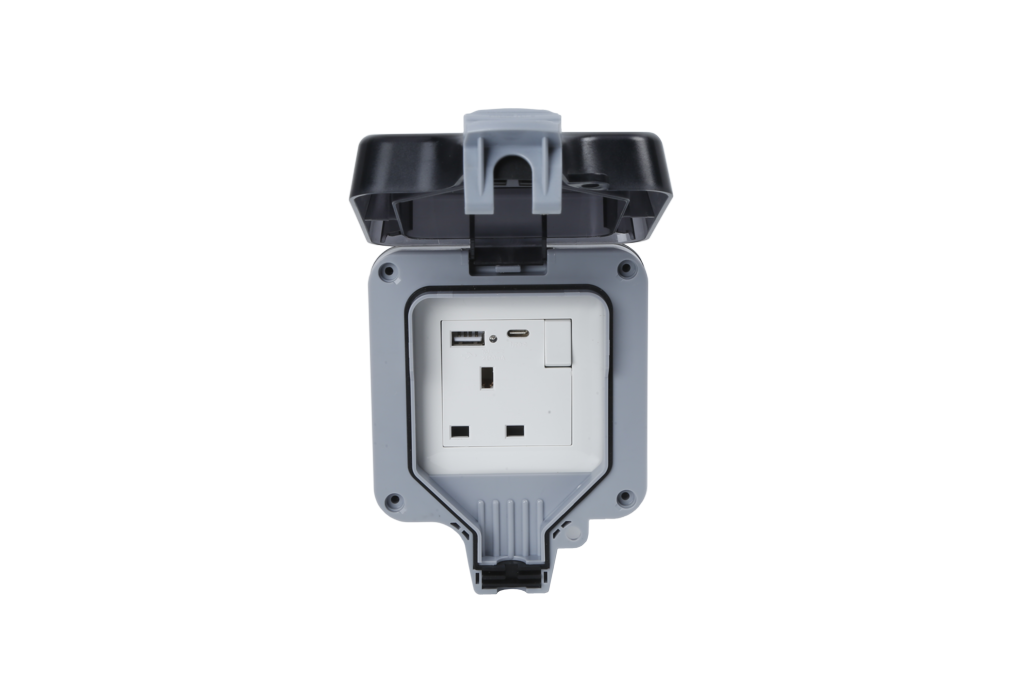 Single Outdoor Weatherproof Switched 1 Gang Socket With USB-A & USB-C