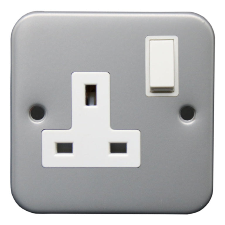 Metal Clad 1 Gang Switched Socket Double Pole